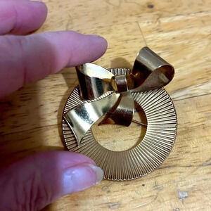 Vintage Gold Tone Signed Coro Wreath Bow Brooch